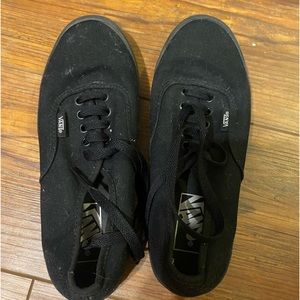 Women’s black Vans size 6